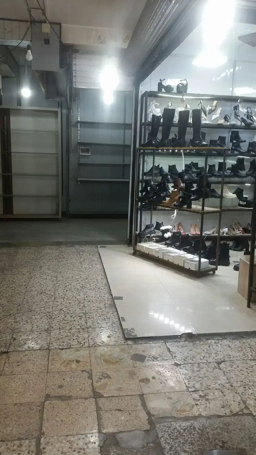 فروش مغازه خیابان امام بازار رضازیرزمین