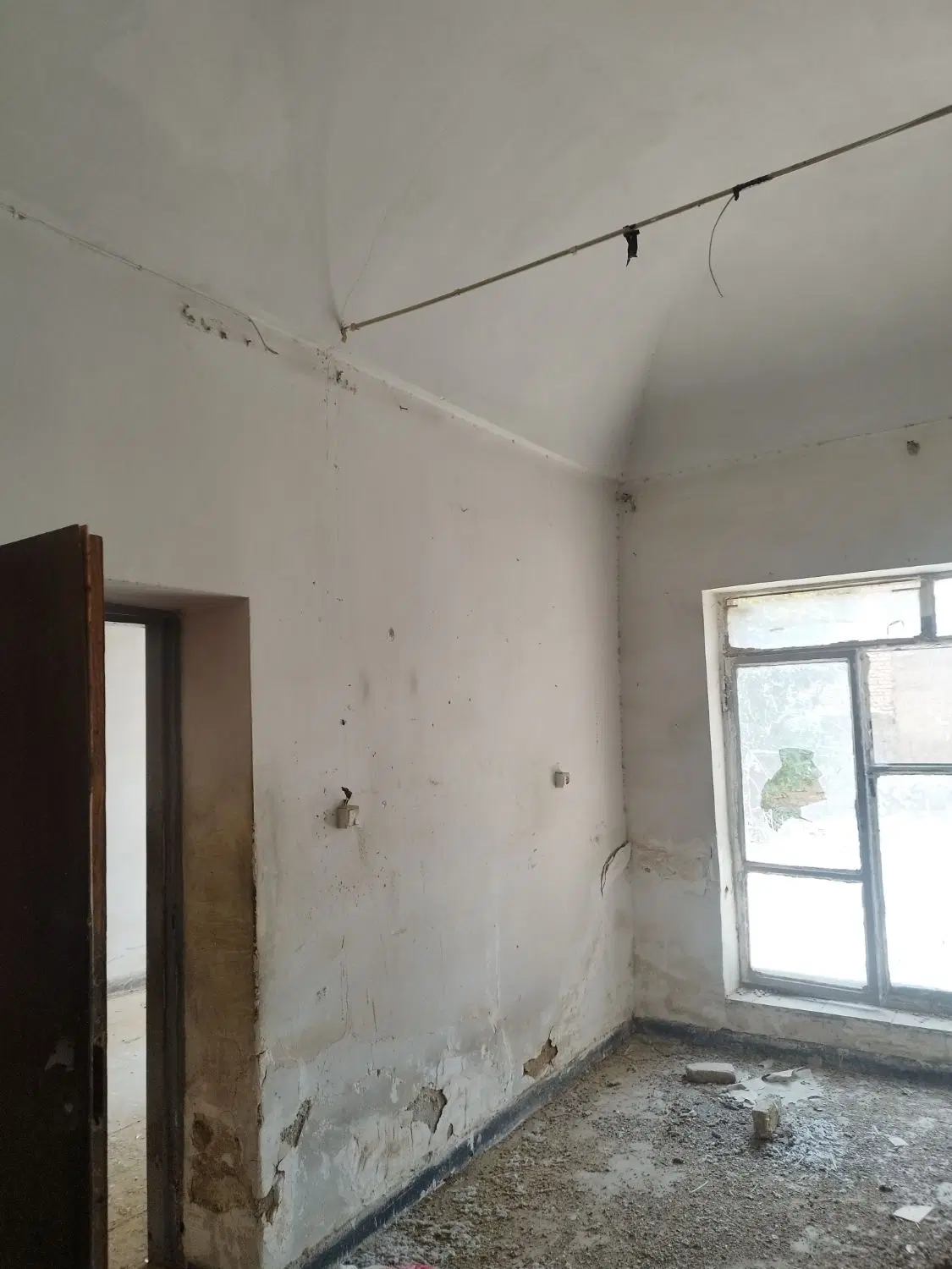 منزل قدیمی گنبه ای غیر قابل سکونت خیابان مهدیه