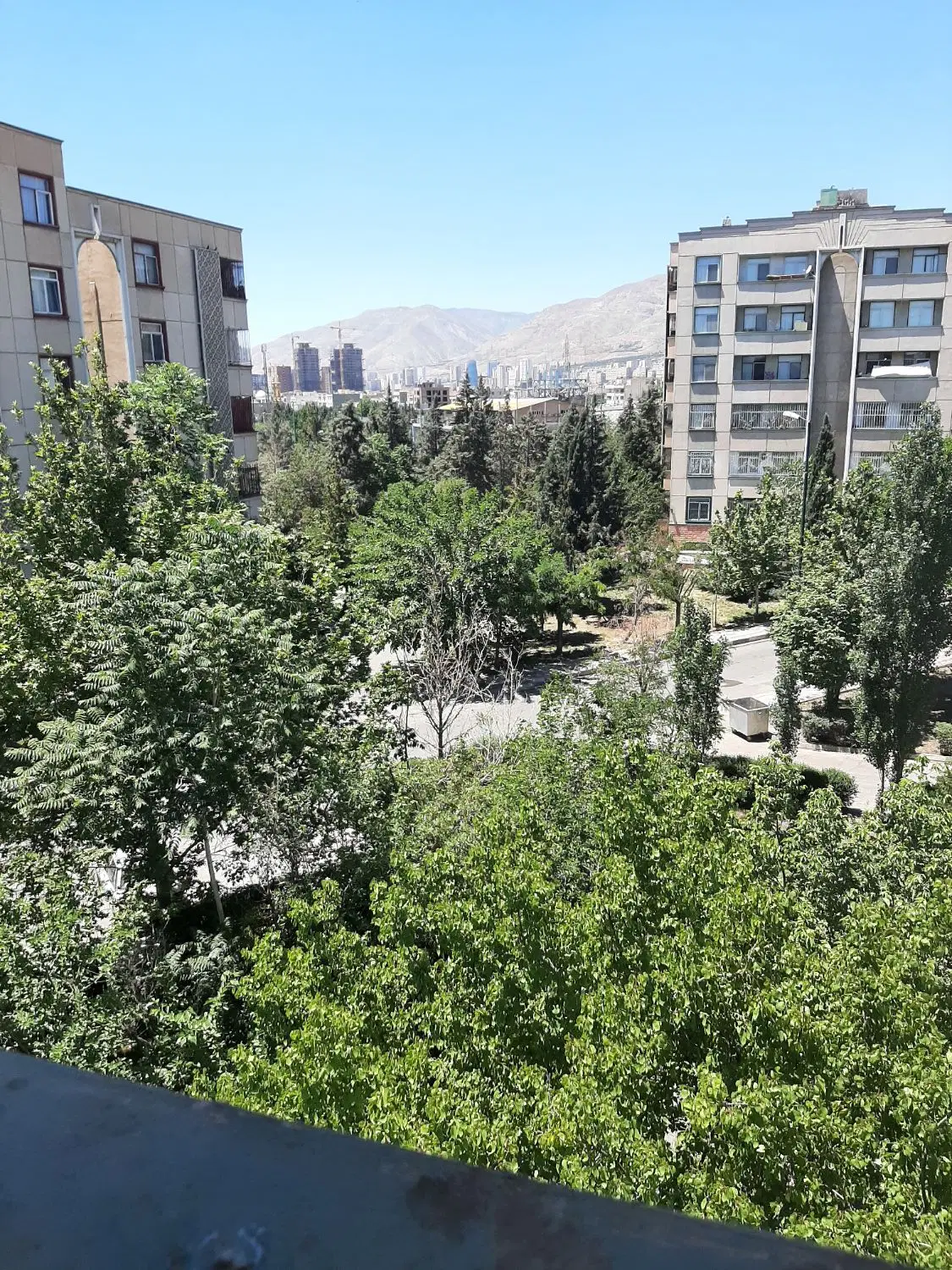 فروش آپارتمان ۱۰۷  و ۱۱۲ متری ۲ خوابه شهرک صدرا