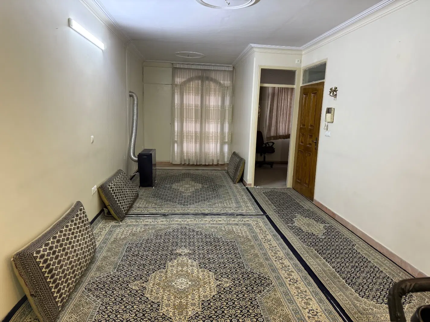 ۶۵ متر تک واحدی  دوخوابه  لوکیشن و نورگیری عالی