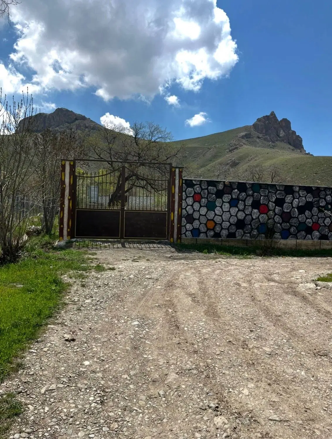 باغ ویلایی۱۲۰۰متری مجوزدار در اسپیران