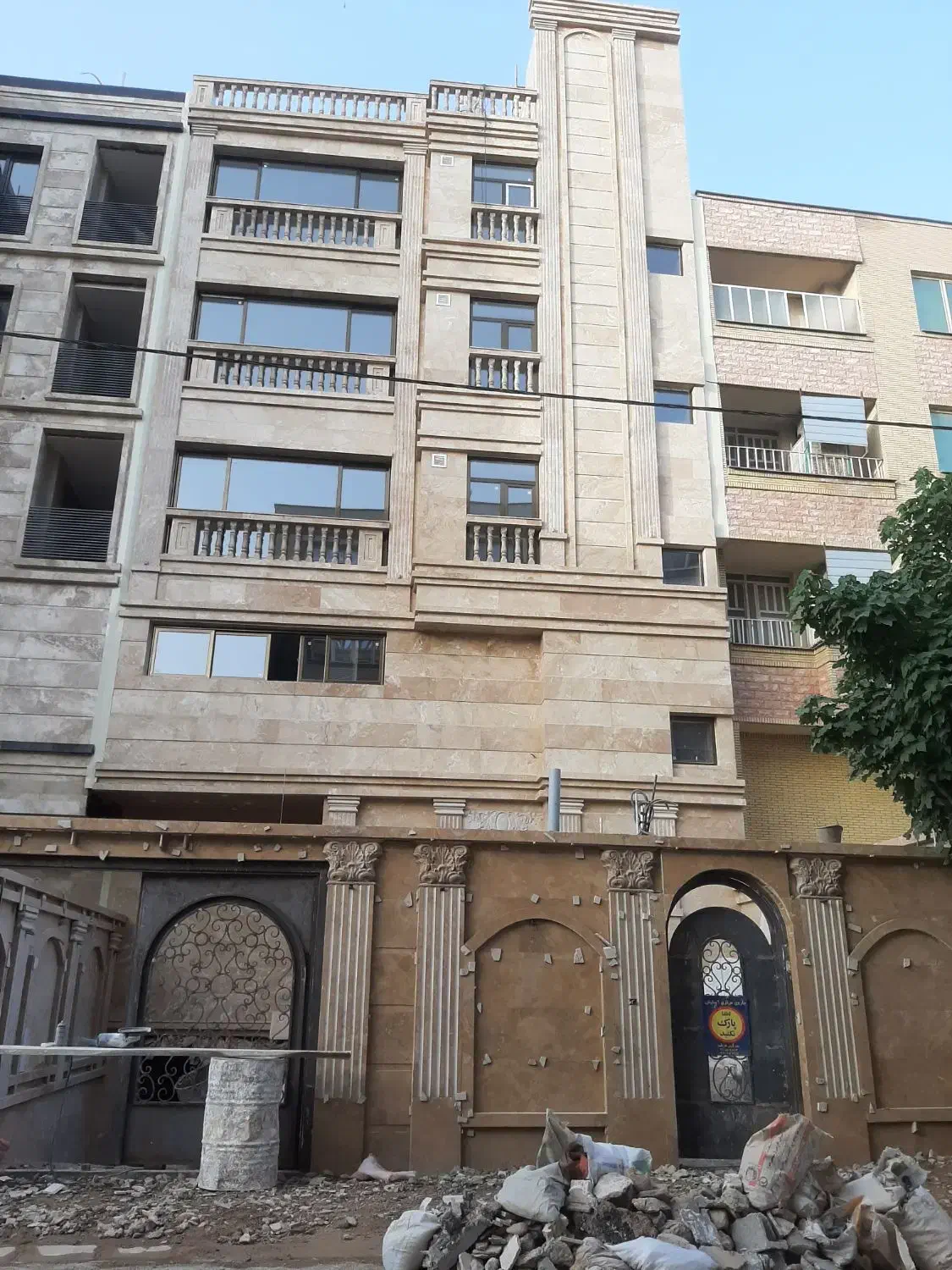 رهن واجاره۳خوابه آپارتمان خیابان پاییز