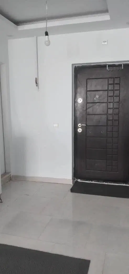 هم خونه خانم