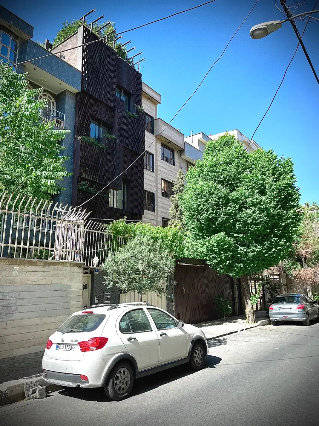مستغلات موقعیت اداری با زیر ساخت کامل اداری