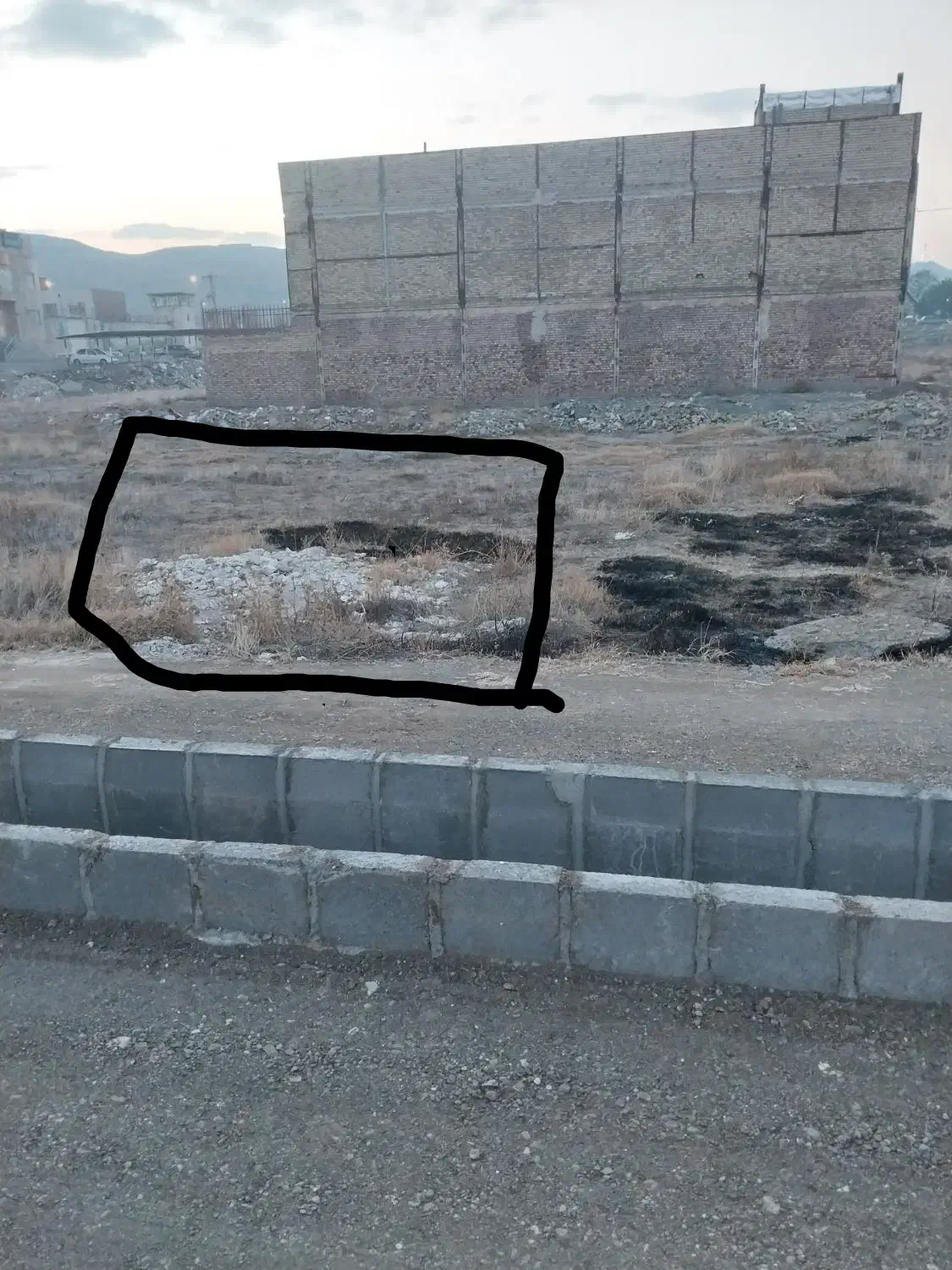 زمین مسکونی 96متر کوی صفا 20متری دبیر
