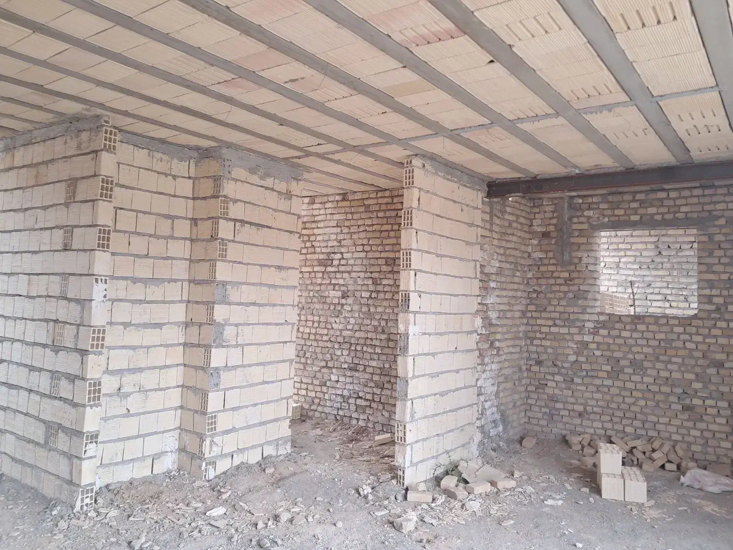 ویلایی نیمه ساز تنگ چنار