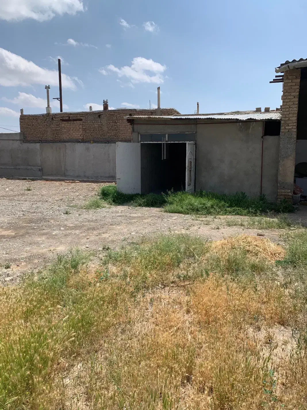 مسکونی و گاوداری روستای جیلو