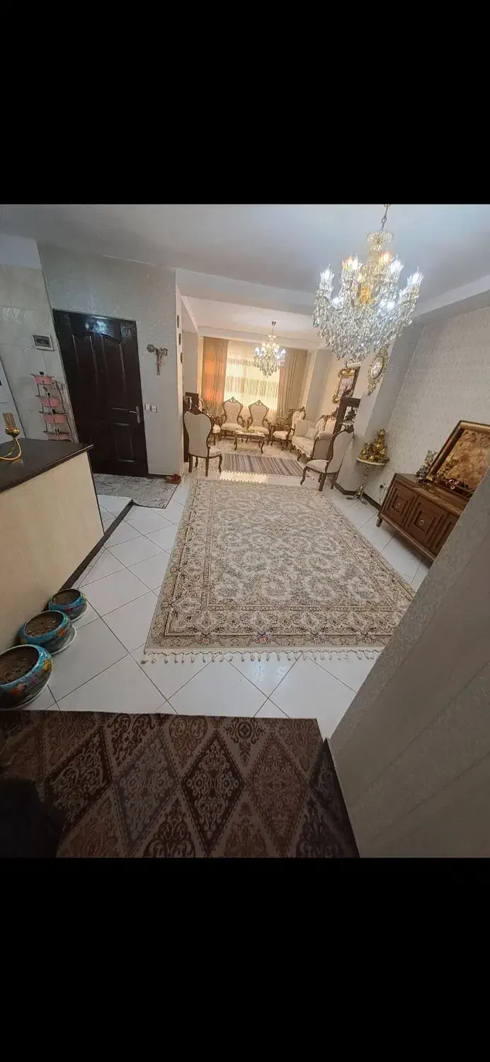 واحد ۹۰ متری مفید خیابان حر