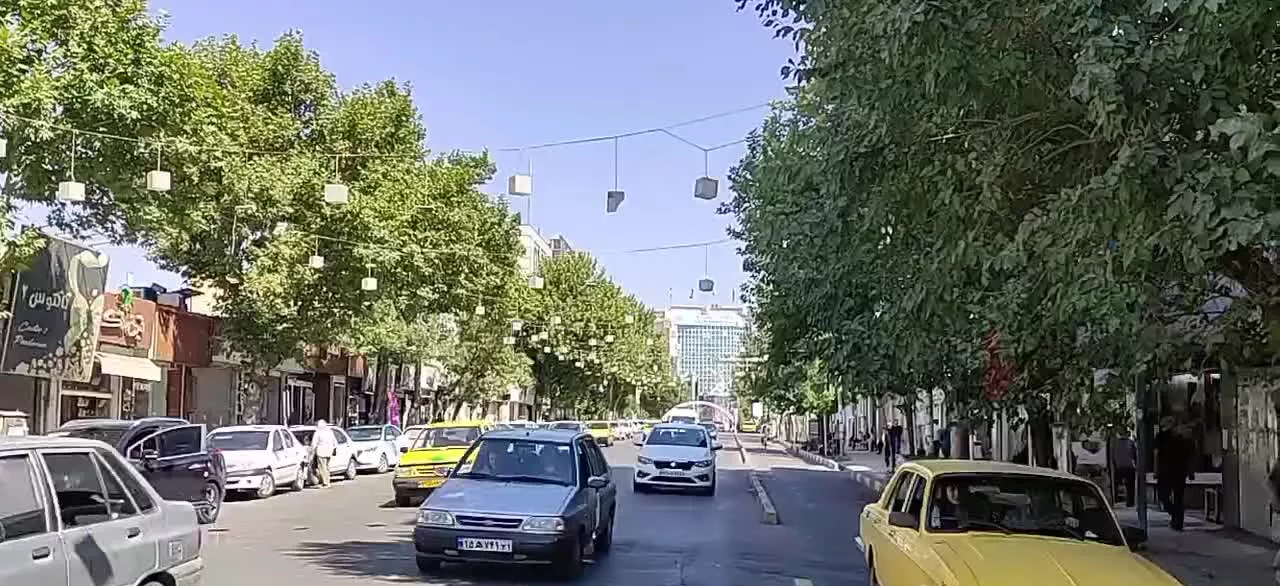 مغازه ششم بهمن