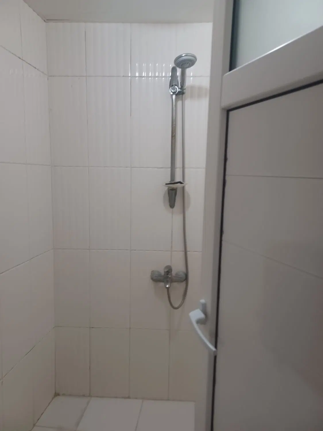 آپارتمان ۹۵متری طبقه دوم بلواروحدت گورک سلیمانی