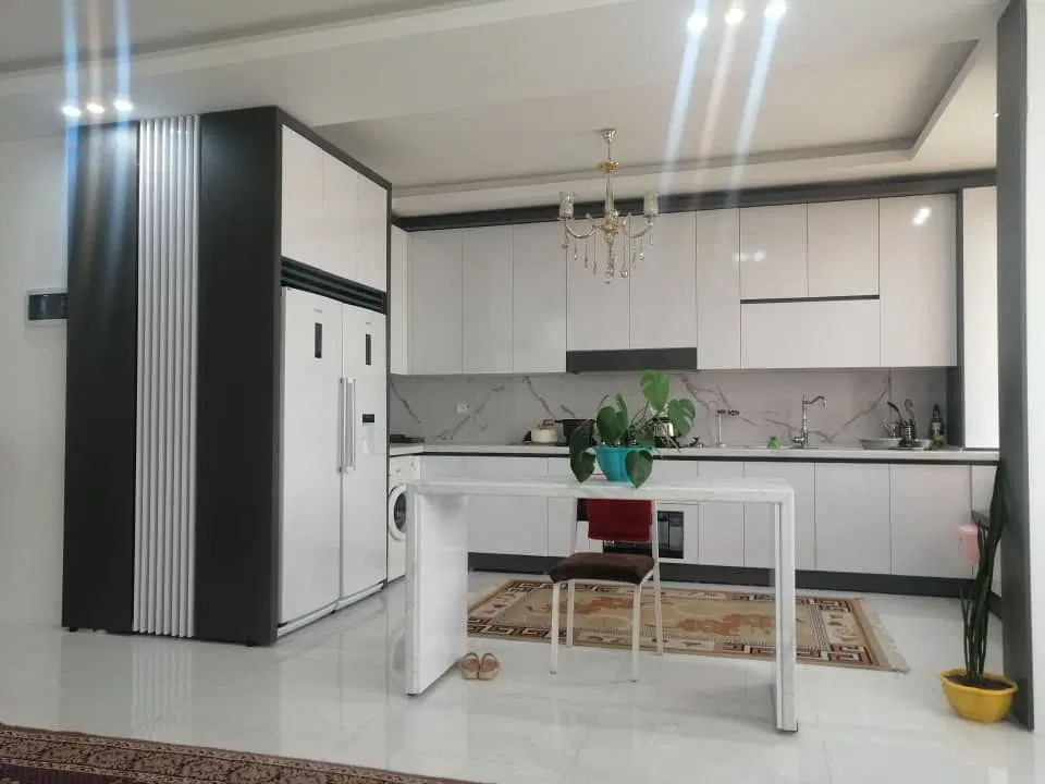 رهن واجاره آپارتمان همکف90متردوخواب خ امام رضا49