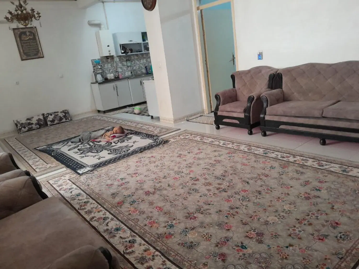 یک طبقه دربست تازه باسازی شده