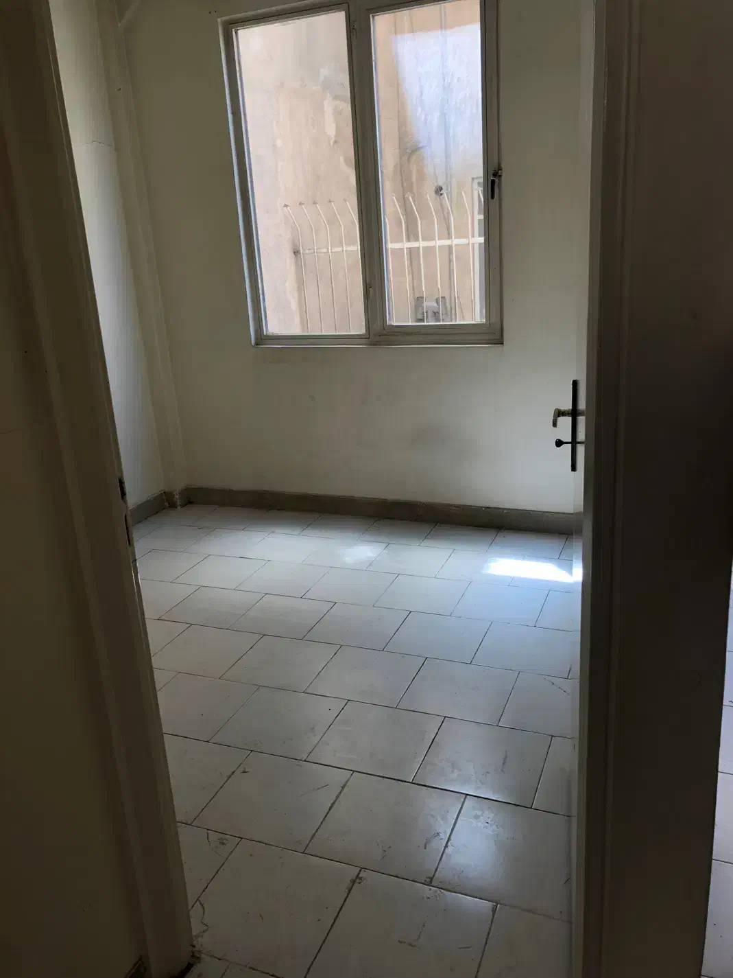 تخلیه آپارتمان ۴۸ متری پیروزی شکوفه