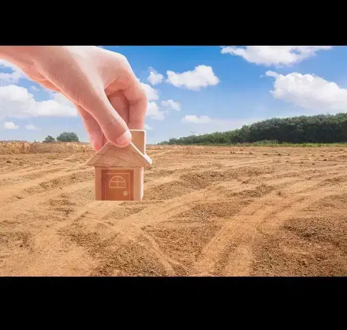 زمین (صنعتی اما قابل تبدیل به تجاری و مسکونی)