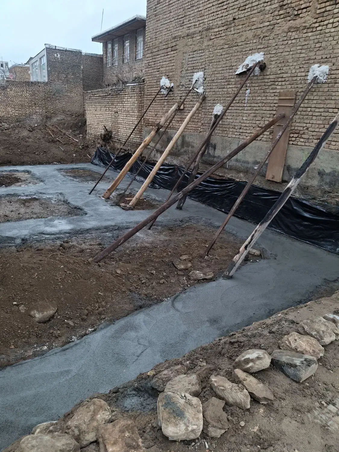 منزل مسکونی ۲طبقه بهمراه مغازه ۲۵ متری