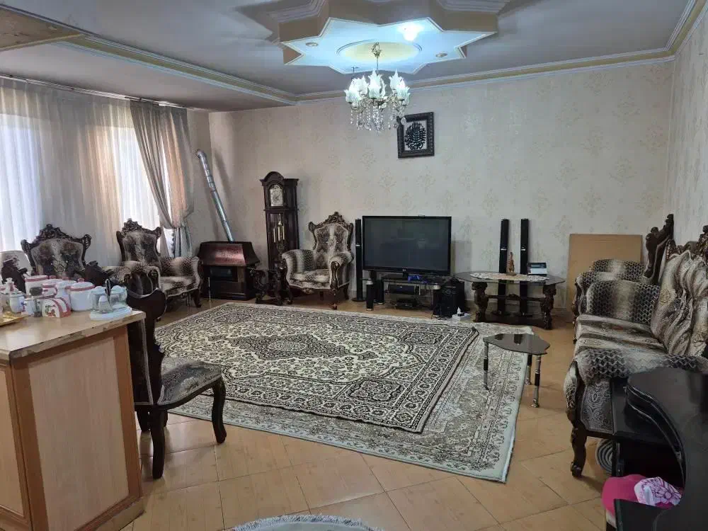 آپارتمان 78 متری ابتدای گلستان یکم(خیابان مخابرات)