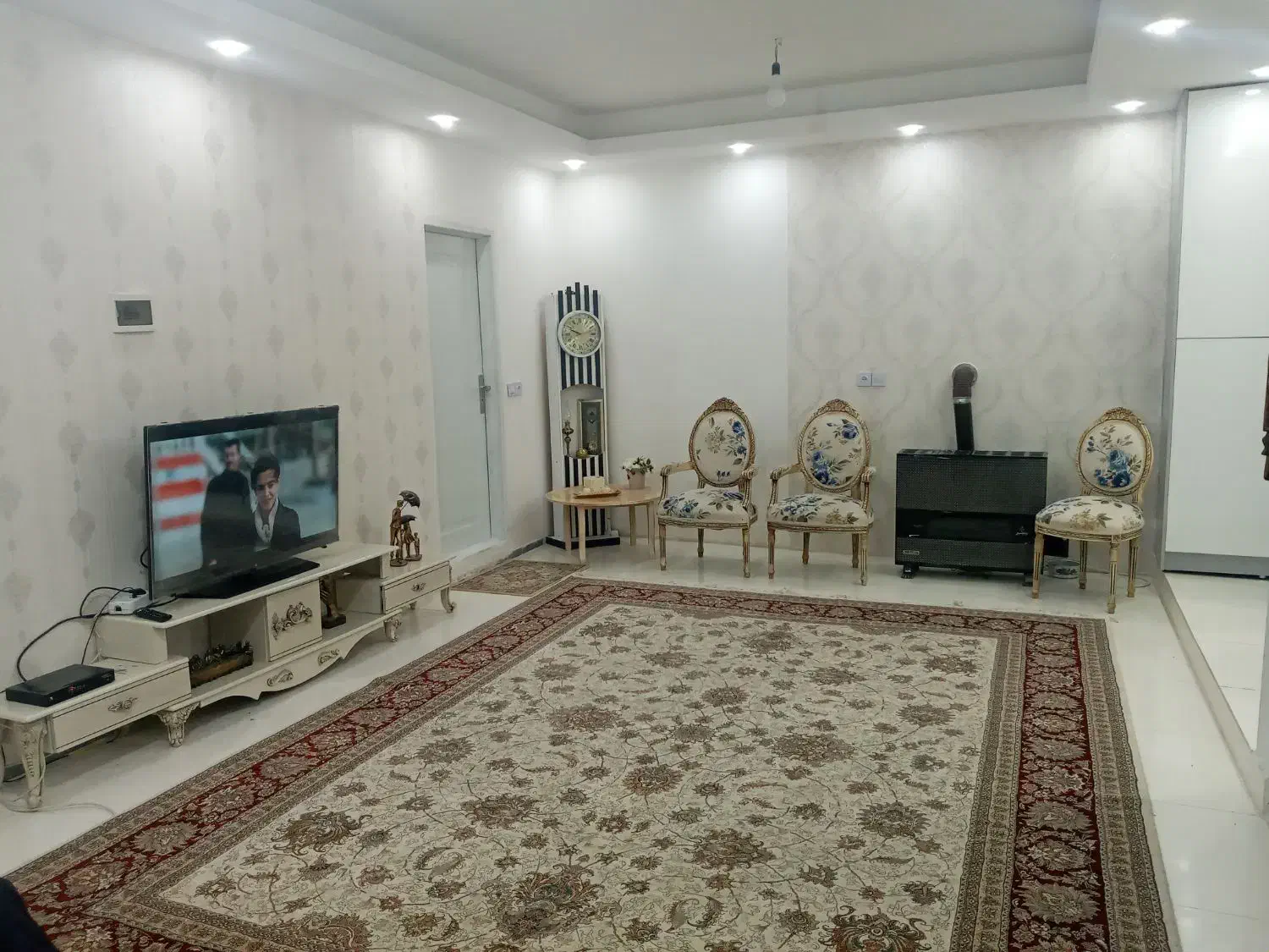 ۱۳۰ متر خانه با ۵۰ متر بالکن. جهاد . نصر .شهرداری