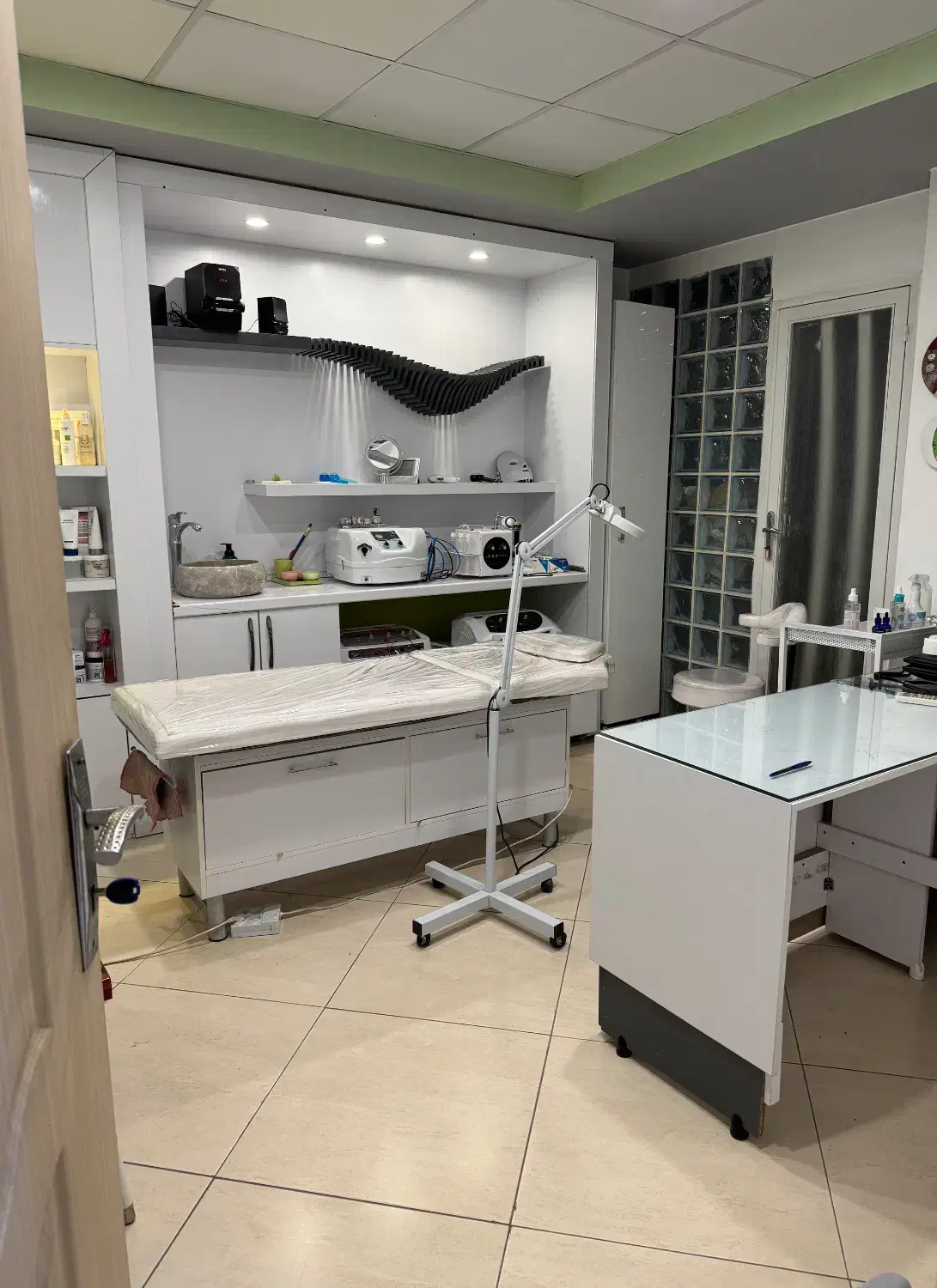 فروش مطب پزشکی ابتدای خیابان جهاد