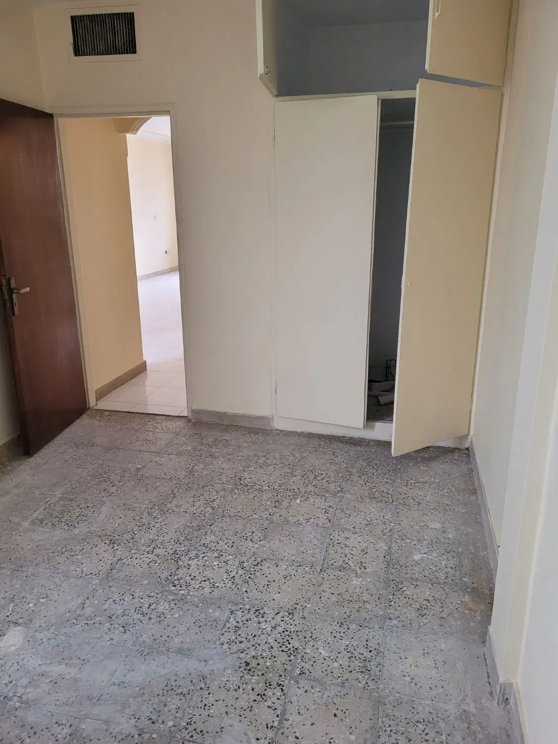 پایین میدان بنی هاشم۷۰متر اجاره