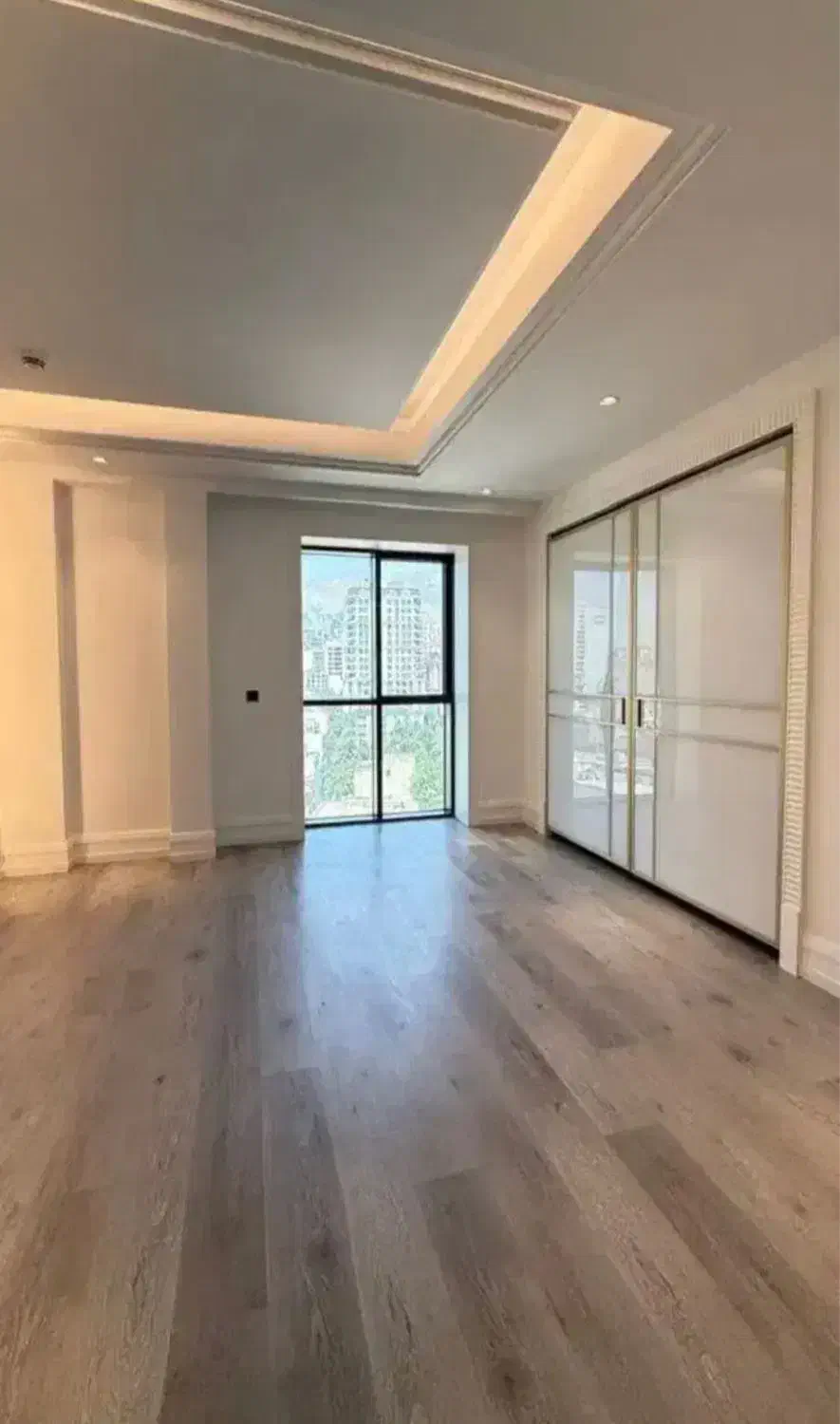 ۱۳۵ متر دو خوابه نوساز در سعادت آباد