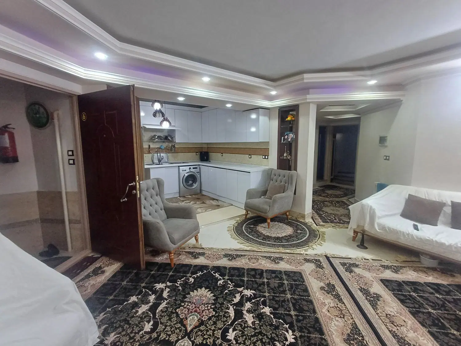 آپارتمان فروشی ۱۱۱ متری خیابان مطهری