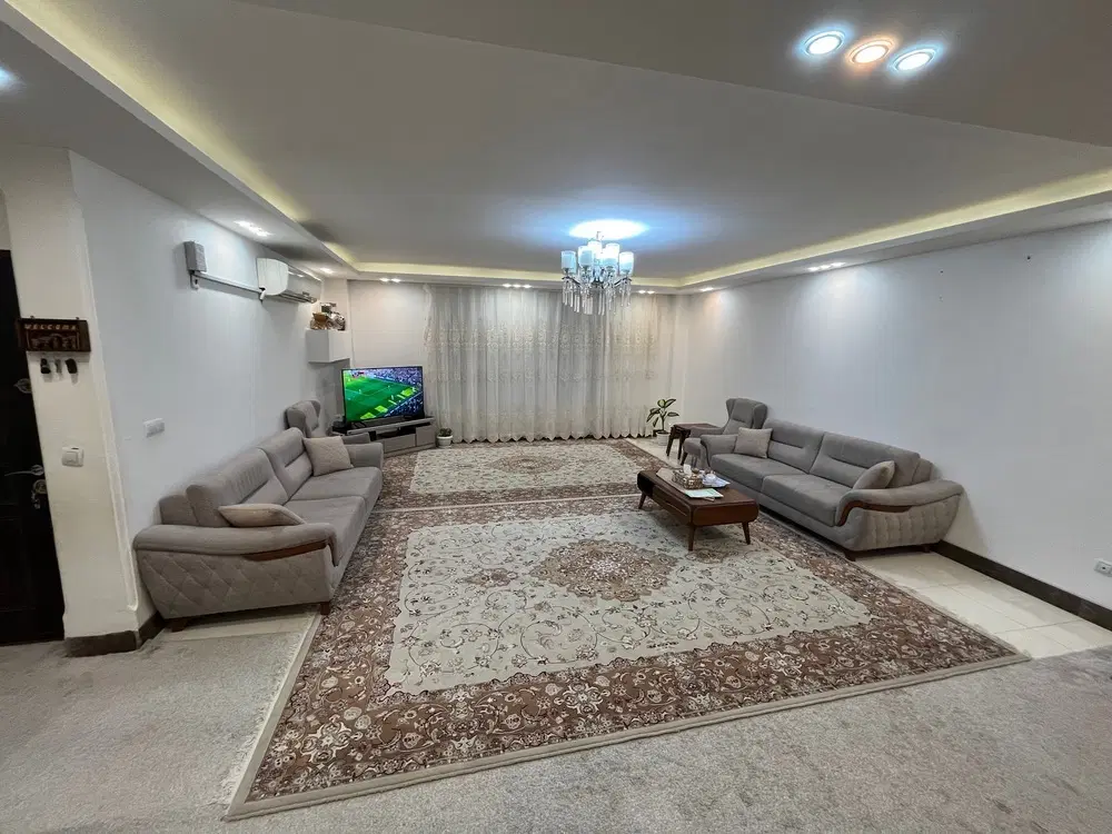 فروش دو خوابه شیک و دلباز بلوار چمران