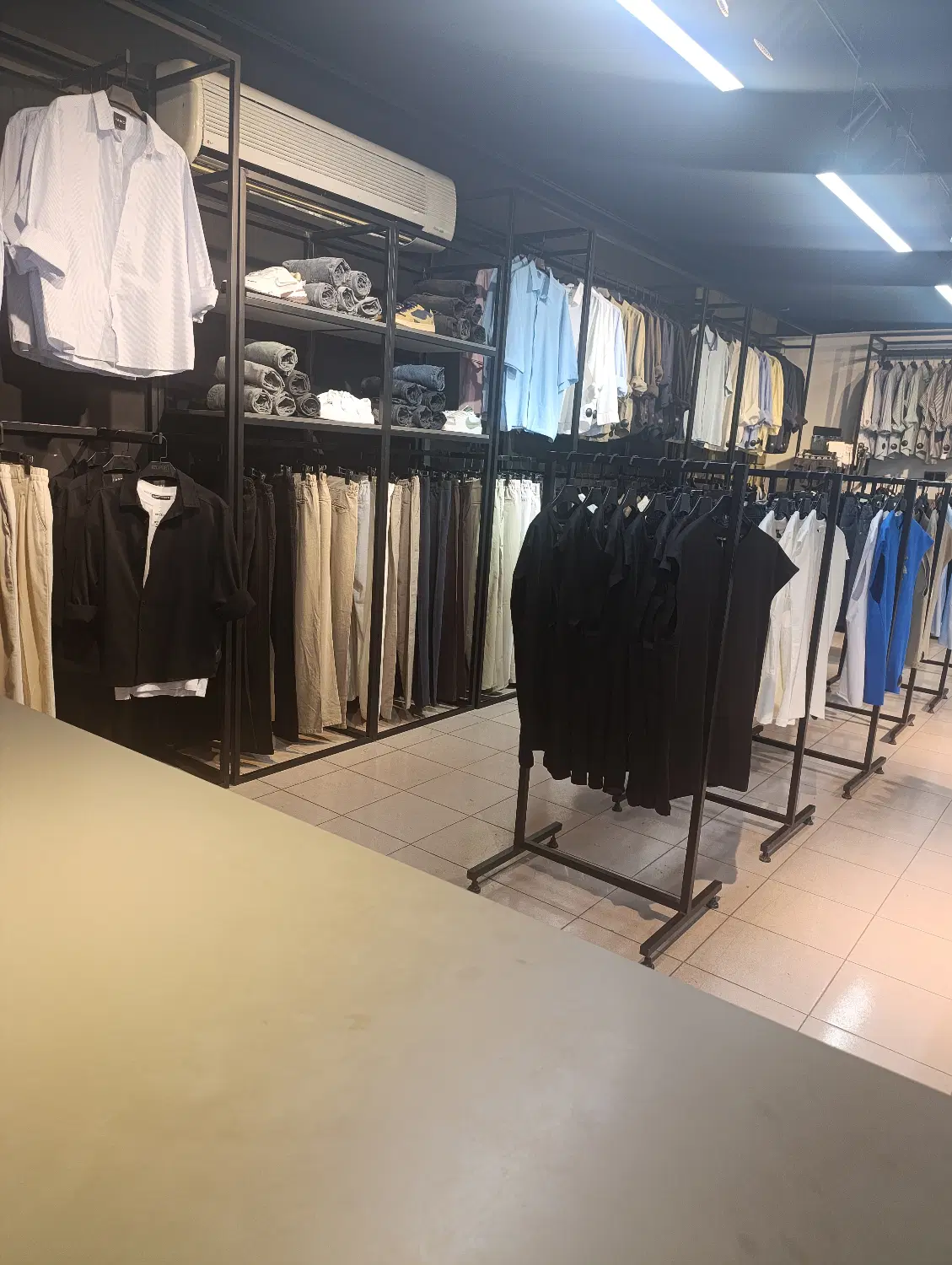 75 تجاری بر خ نظر میانی