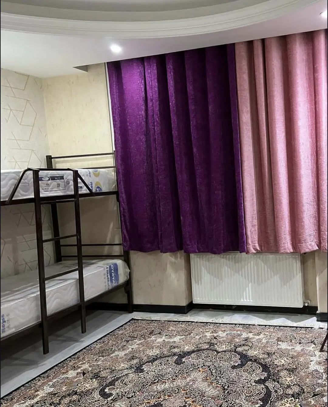 خوابگاه _پانسیون دخترانه
