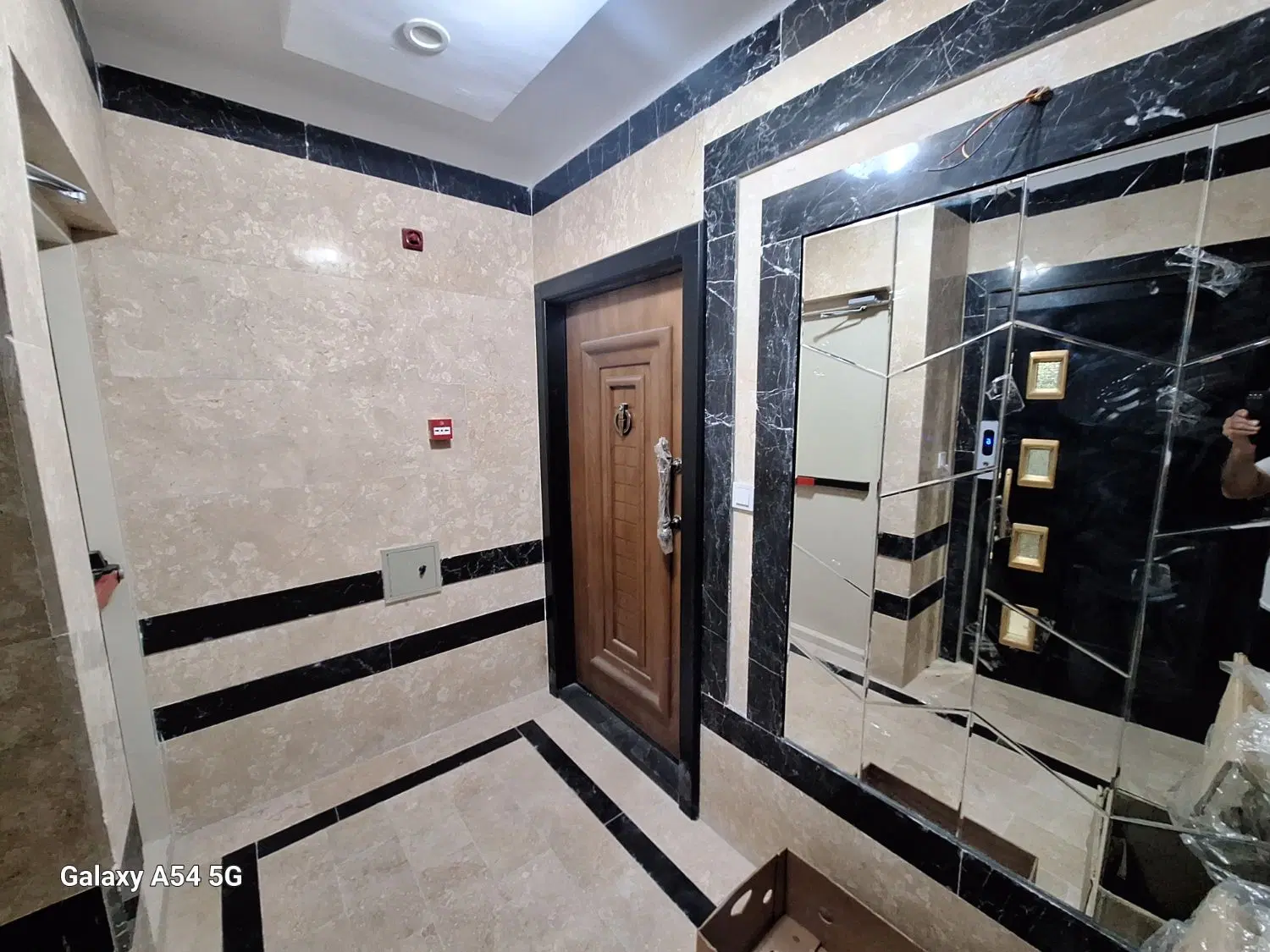 تک واحدی ۳ خوابه ۱۴۳ متری