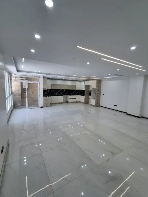 ۷۲ متر _رو به نما _بلوار اصلی