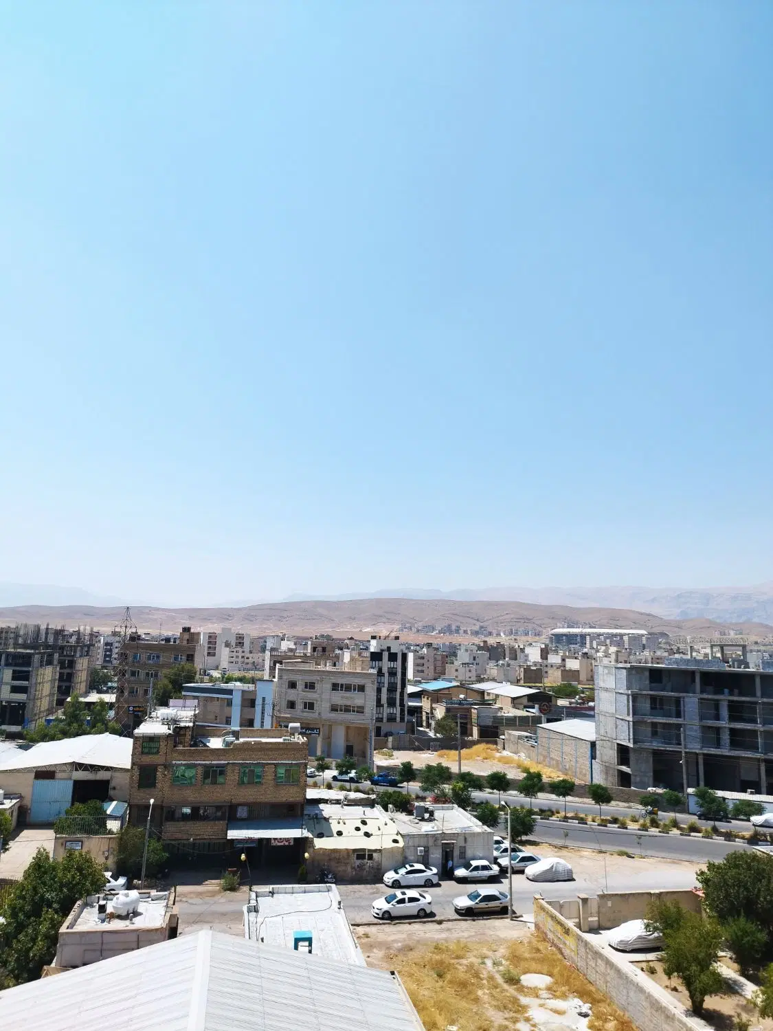 زمین محمود اباد   درب حیاط