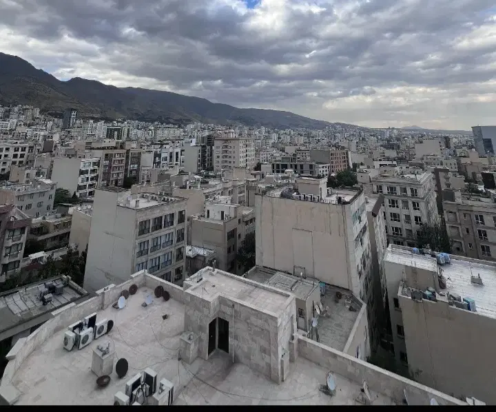 کامرانیه جنوبی ۵۷۰ متر گذر۱۲ با ۹۰۰متر بنا