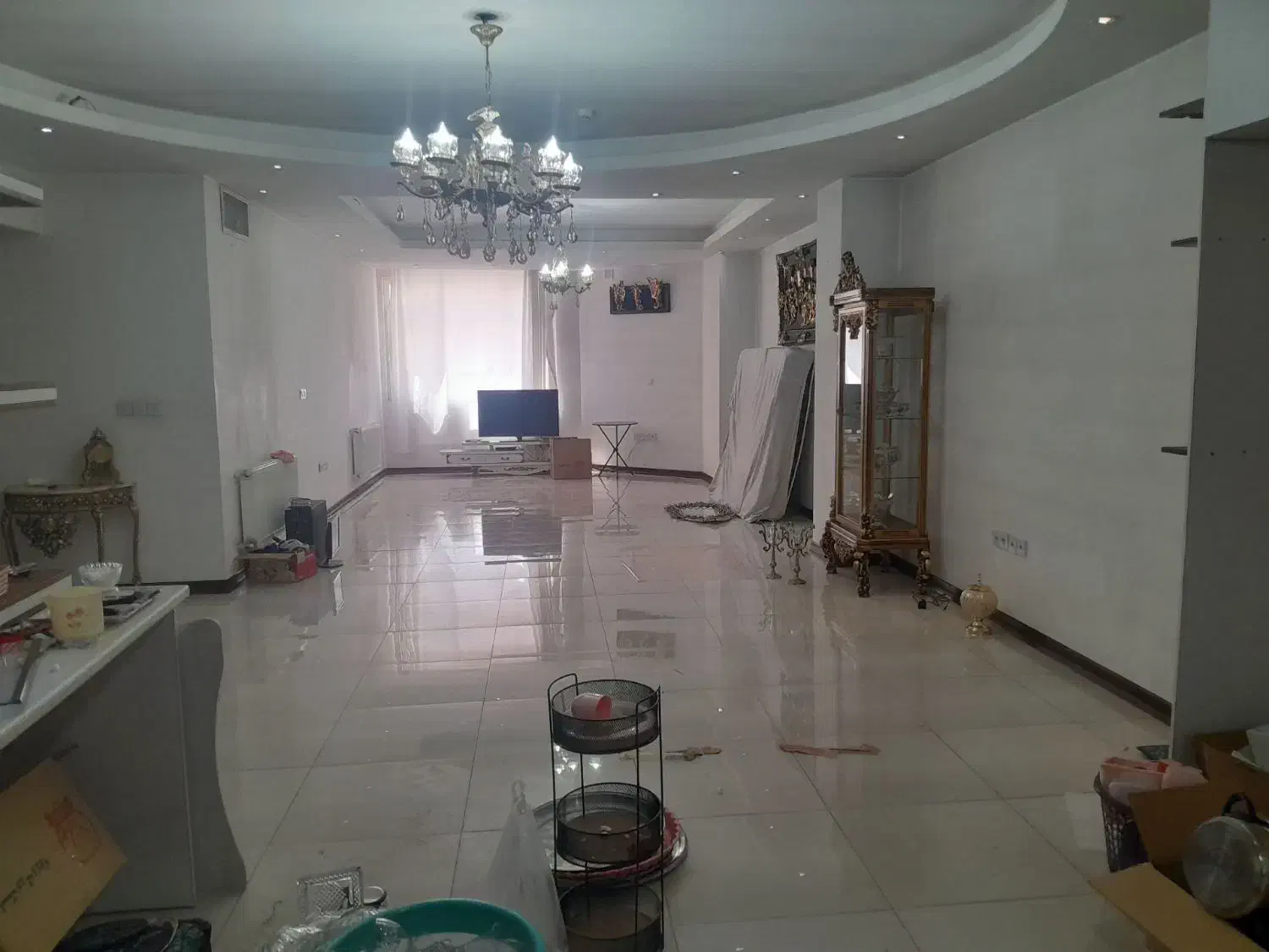 120متری طبقه دوم رو به حیاط دوخواب فول امکانات