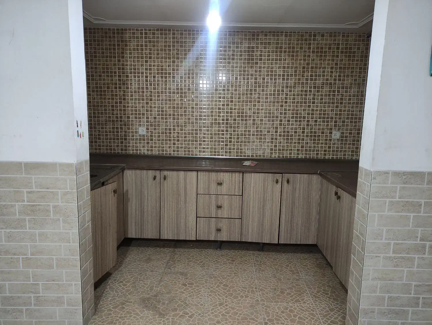 2 طبقه دربستی در محدوده 24 متری
