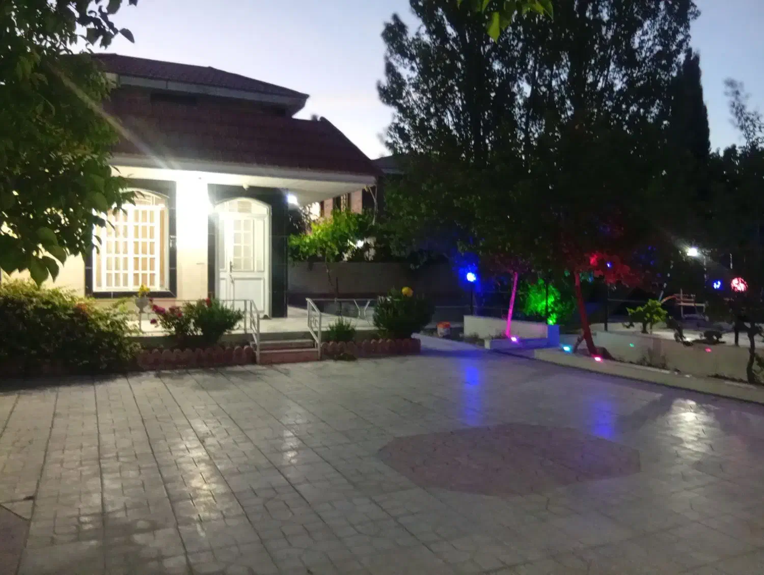 اجاره باغ زرقان