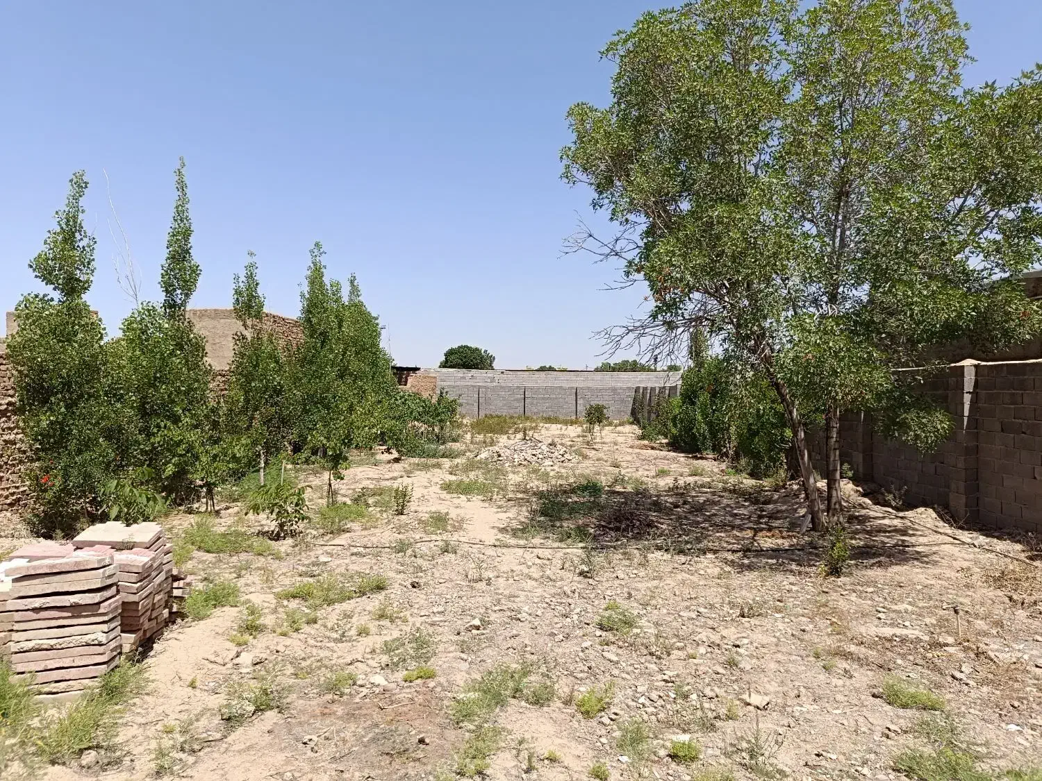 زمین فروشی