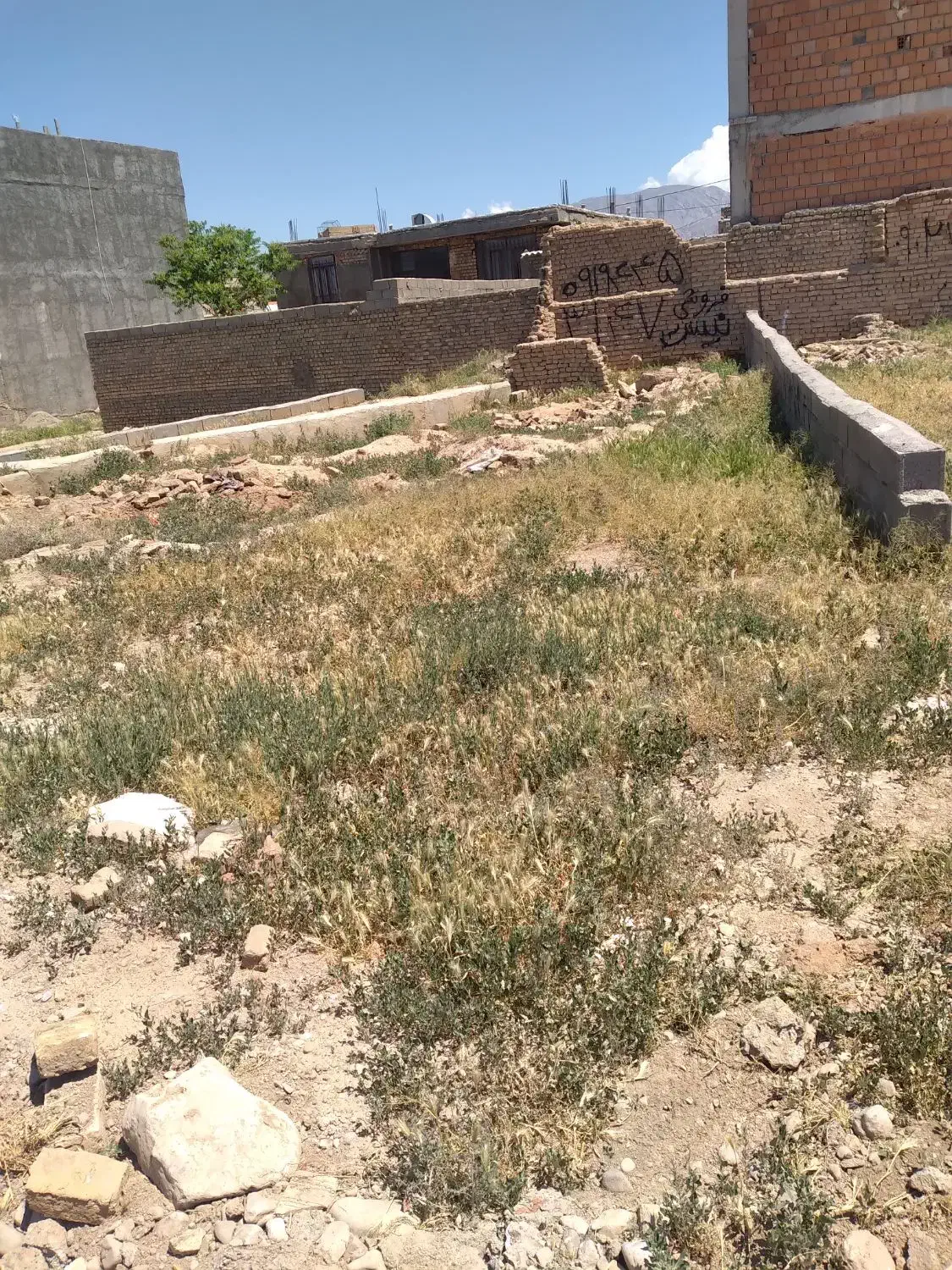 زمین فروشی