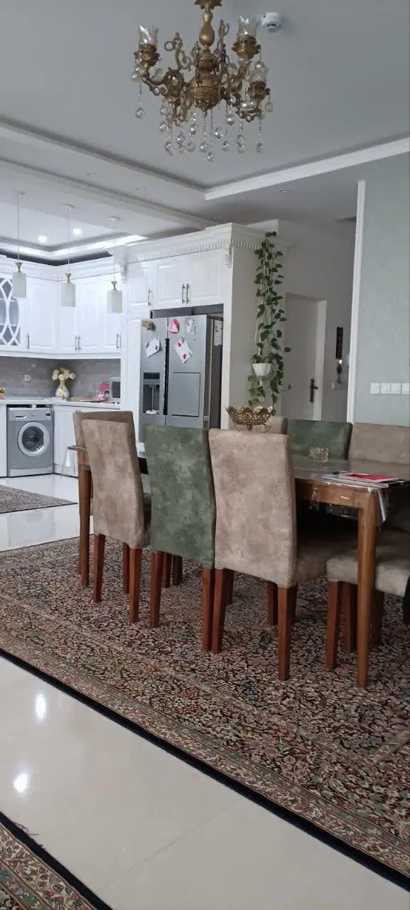 الهیه ۳۴ مجمتع نگارستان.متراژ ۱۳۰متز.