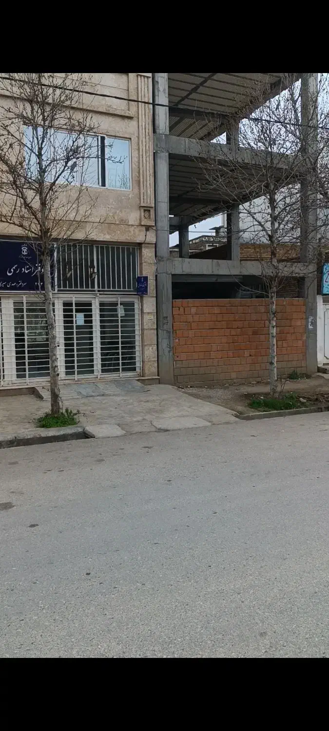مسکنی تجاری بر بلور جرجان روبه روی راهنمایی