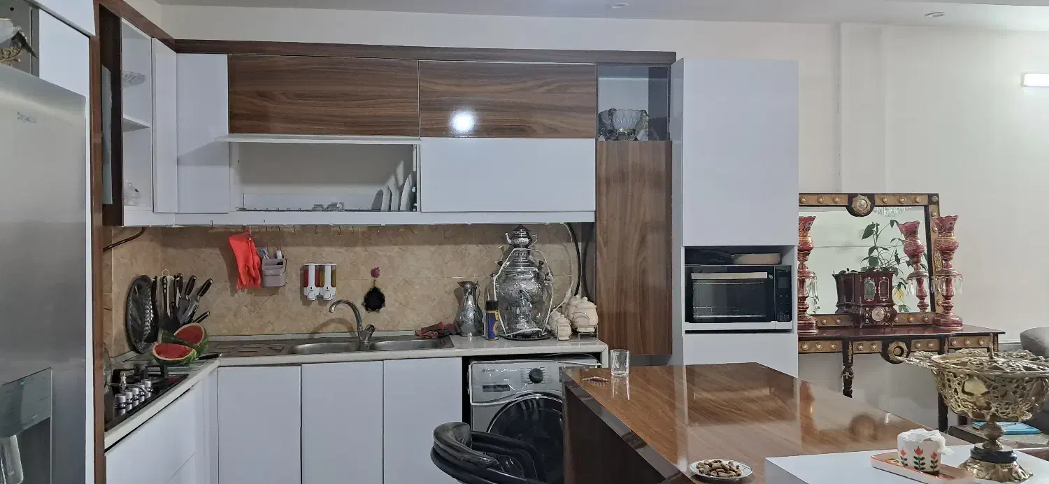 آپارتمان 95 متری دو خواب پارکینگ آسانسور
