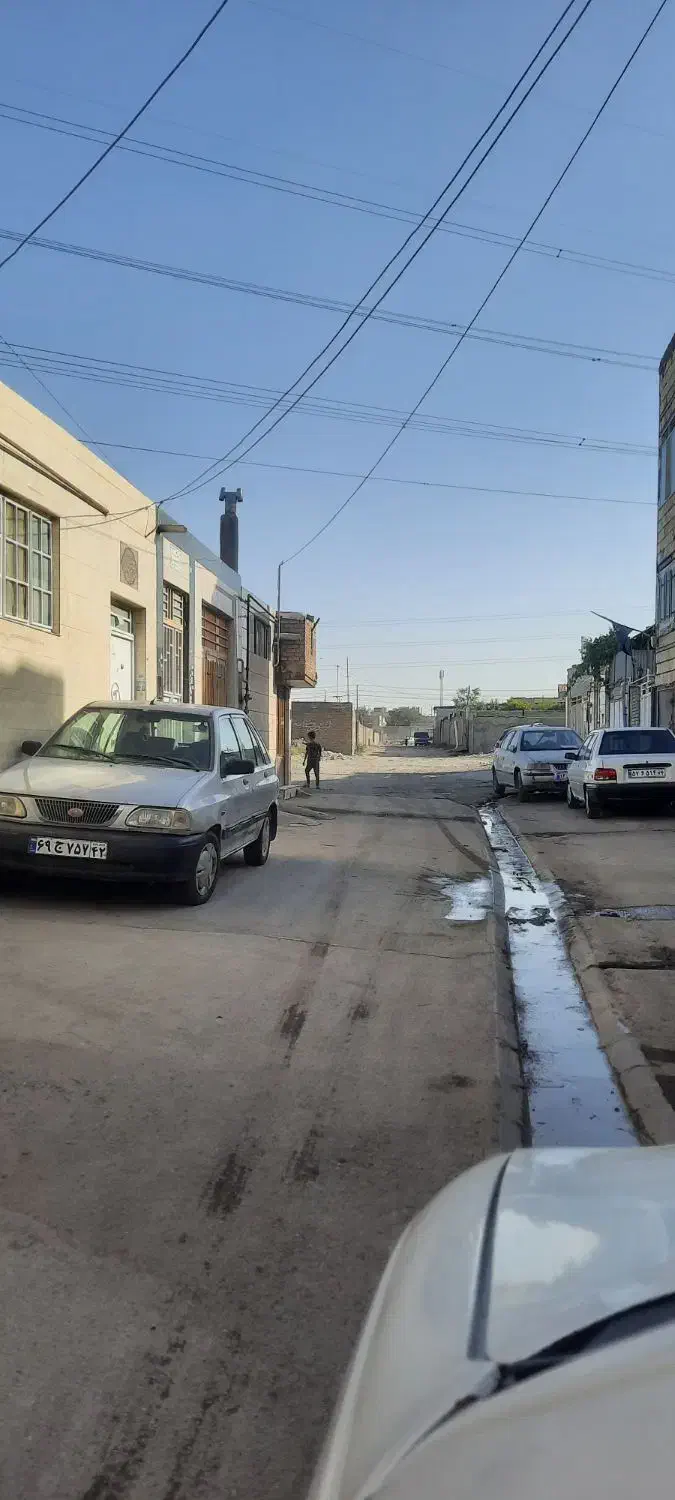 زمین ۹۰ متری دور دیوار سند دار