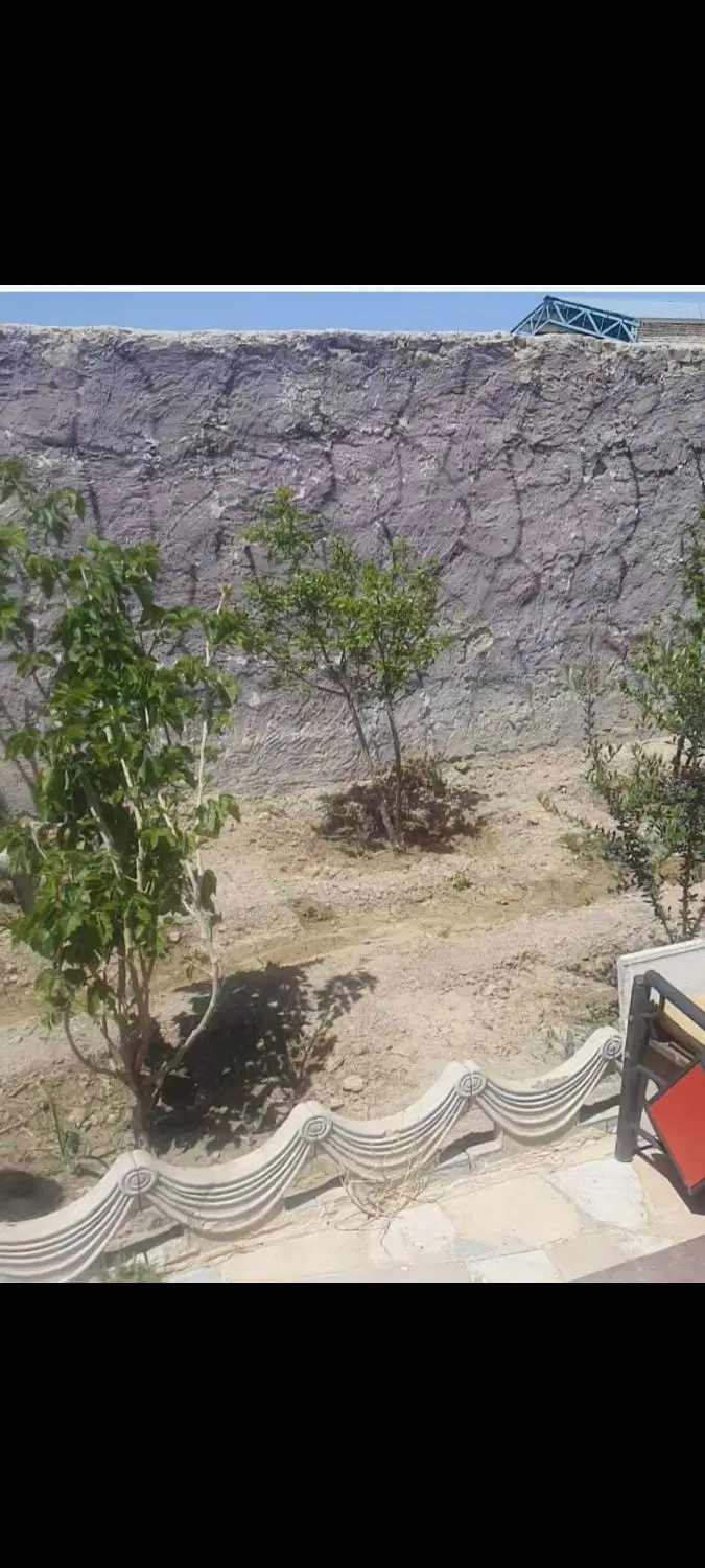 باغ باغچه ۴دیواری کارگاه استبل