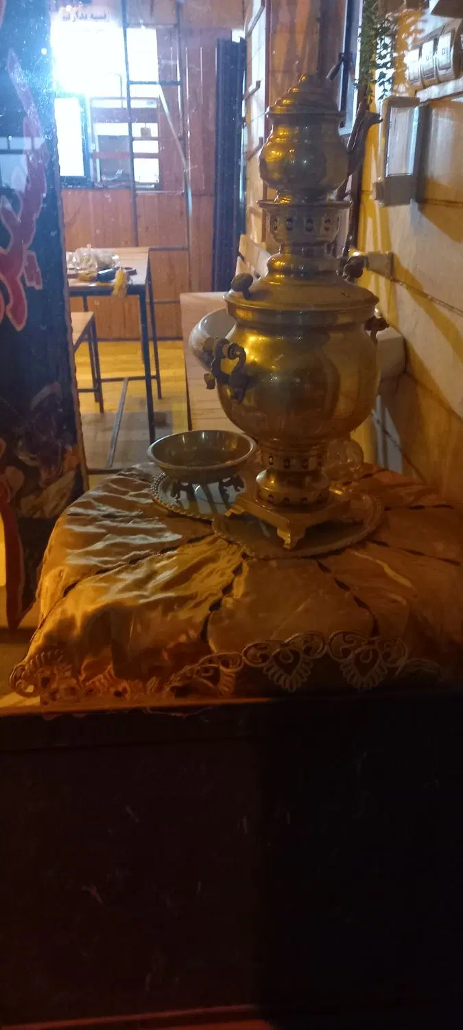 صبحانه خوری با وسایل کامل