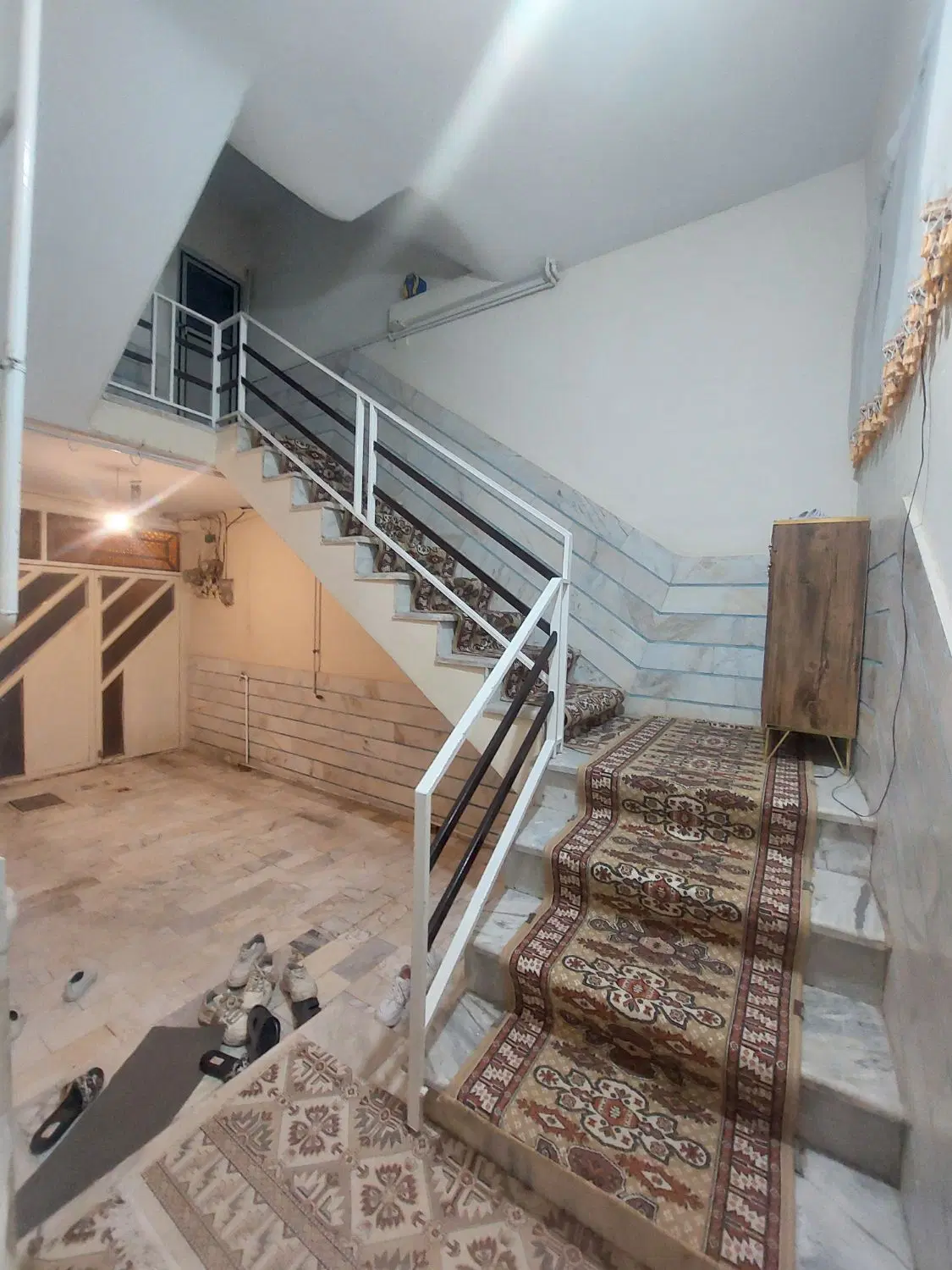 فروش ساختمان ۲طبقه روی پیلوت و مغازه