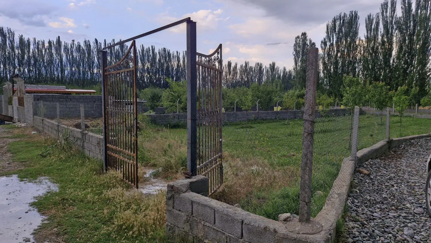 باغ ۱۰۰۰ متری در راهال خوی