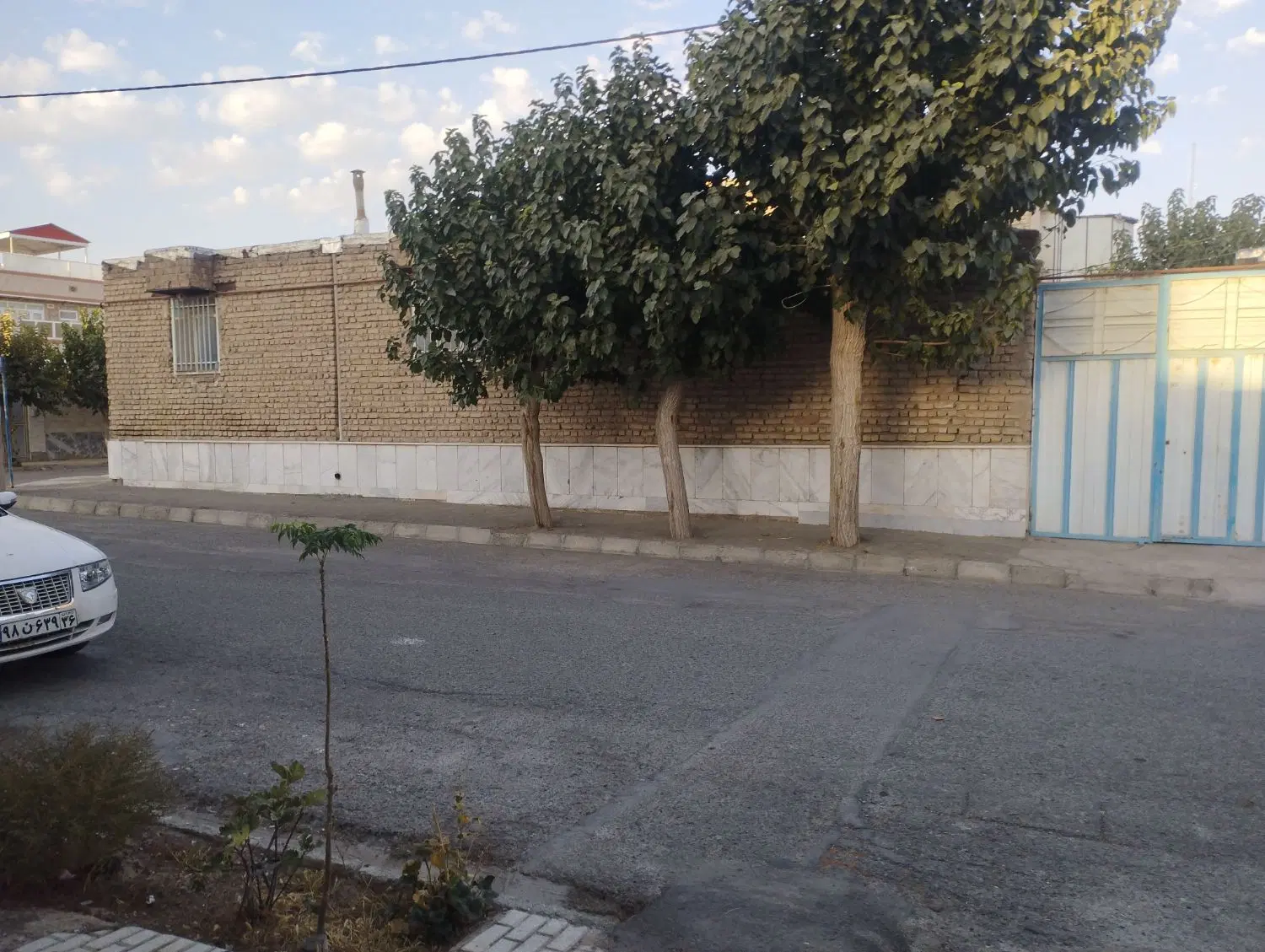۳۵۰ متر زمین ۲۵۰ متر بنای قابل نشیمن