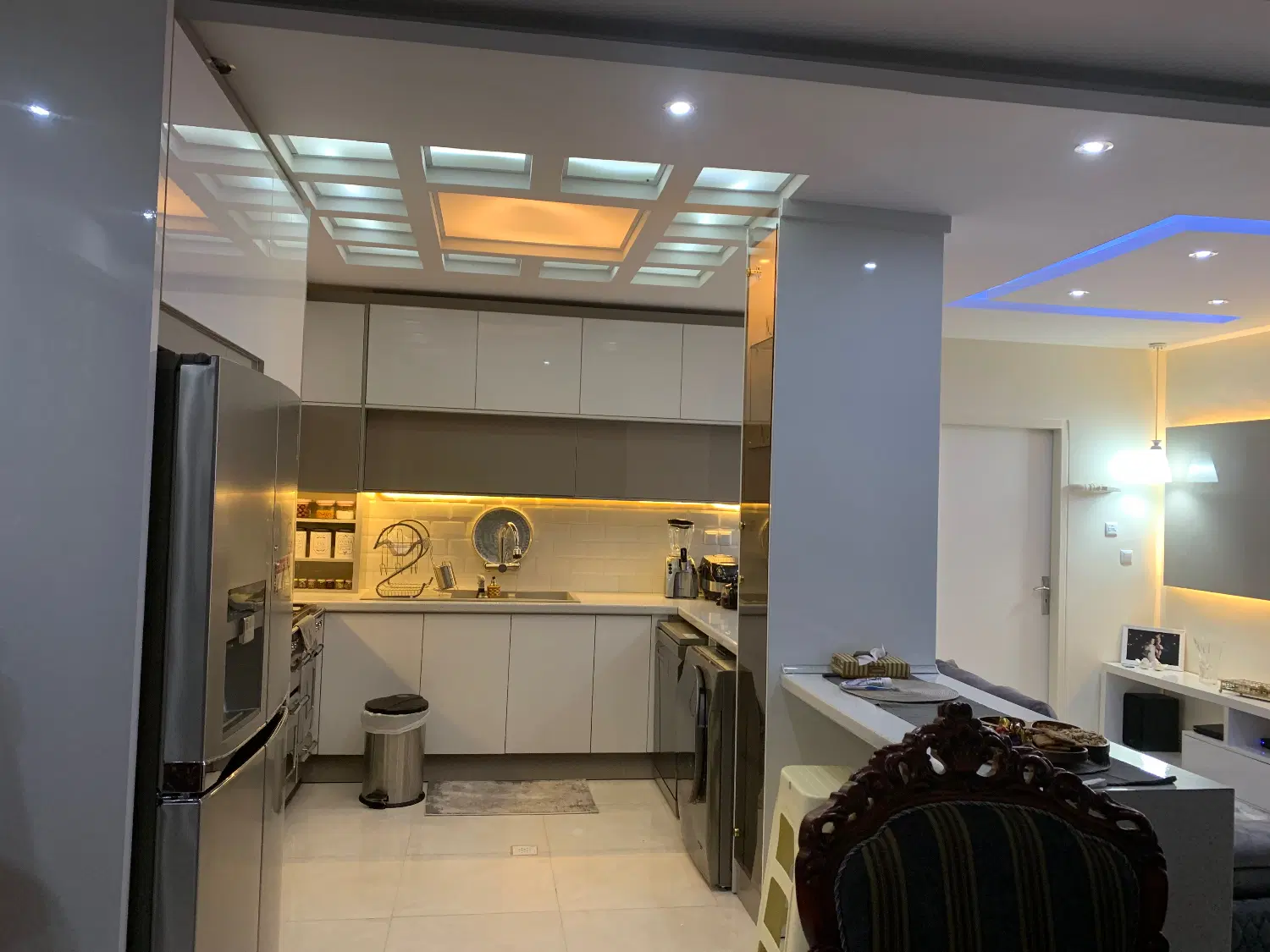 اپارتمان ۱۱۰ متری تاپ لوکیشن فاز ۱ قابل تهاتر