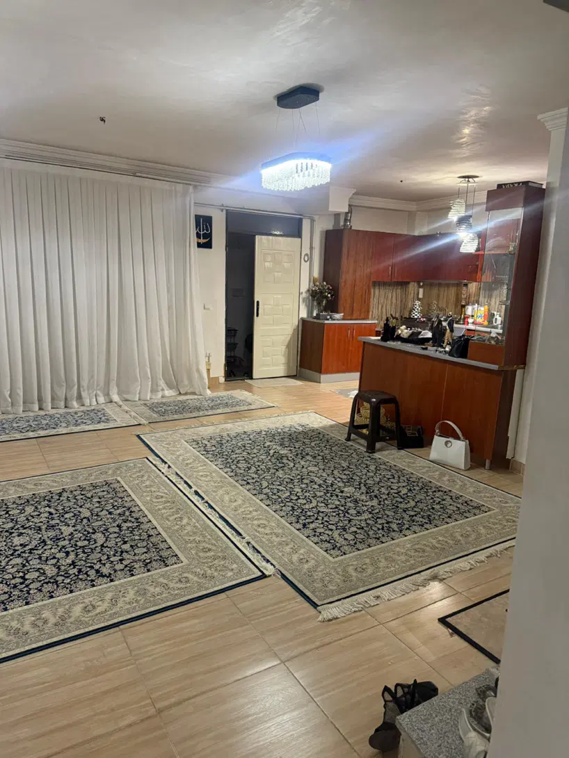 اجاره واحد ۱۲۰ متری پنجراه خیام شمالی