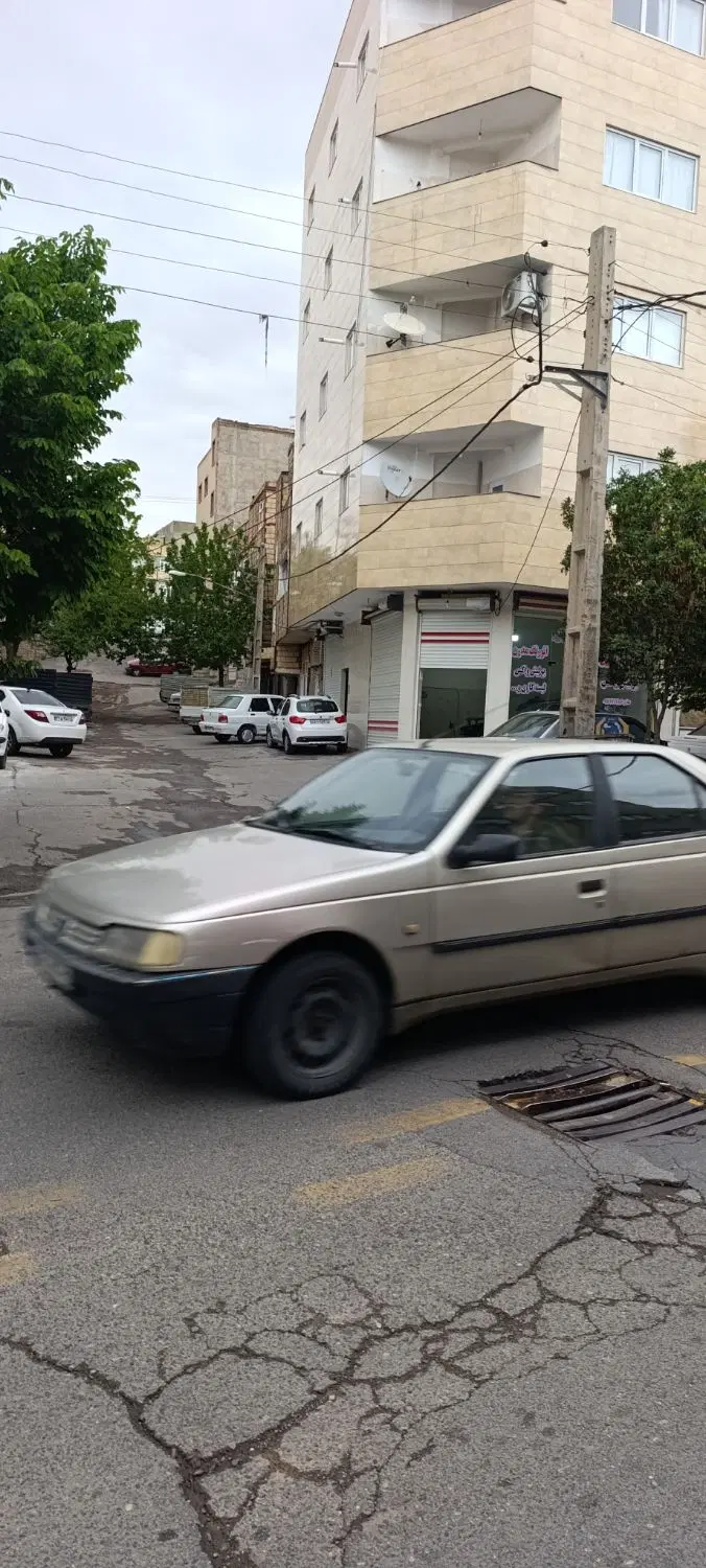 مغازه ۴۳متری بر خیابان