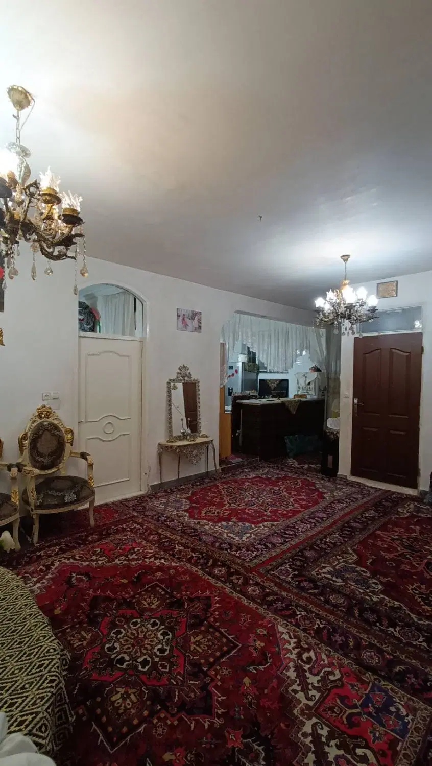 اجاره واحد در آخر خیابان عباسی